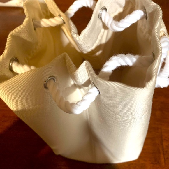 Brand new, gorgeous , authentic Christian Dior medium size pouch, collector’s ❤️ - Picture 2 of 7